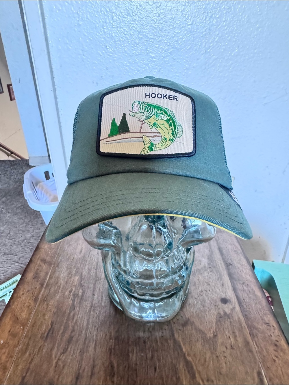 Goorin Bros. “HOOKER” RLXD Large Mouth Suede Trucker Hat. Mesh SnapBack NWT